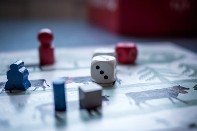 Tablero y fichas de un juego de mesa